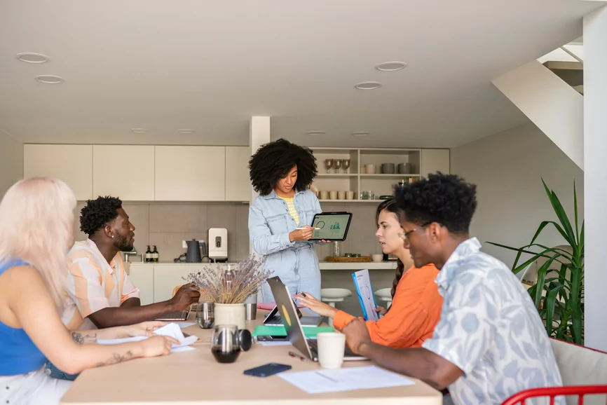 What Does a Community Manager do? (Tips and Best Practices)