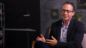 Keap Partner Success Story: Box Out Marketing & Wrap Ukraine with Quilts