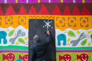 9 Tips to Master Social Media Graphics (With No Design Background)