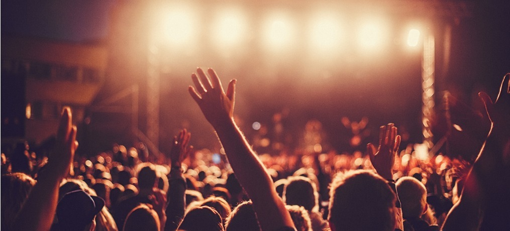 Concert Safety and Smart Signage Go Hand in Hand