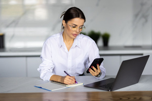 Mobile CRM Tools: Boost Sales & Engagement Anywhere