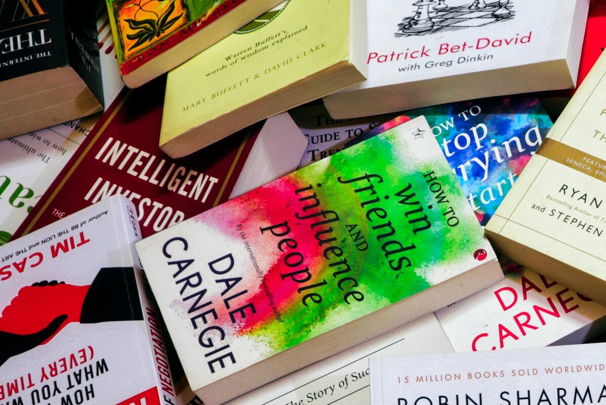 39 of the Best Sales Books to Elevate Your Sales Game