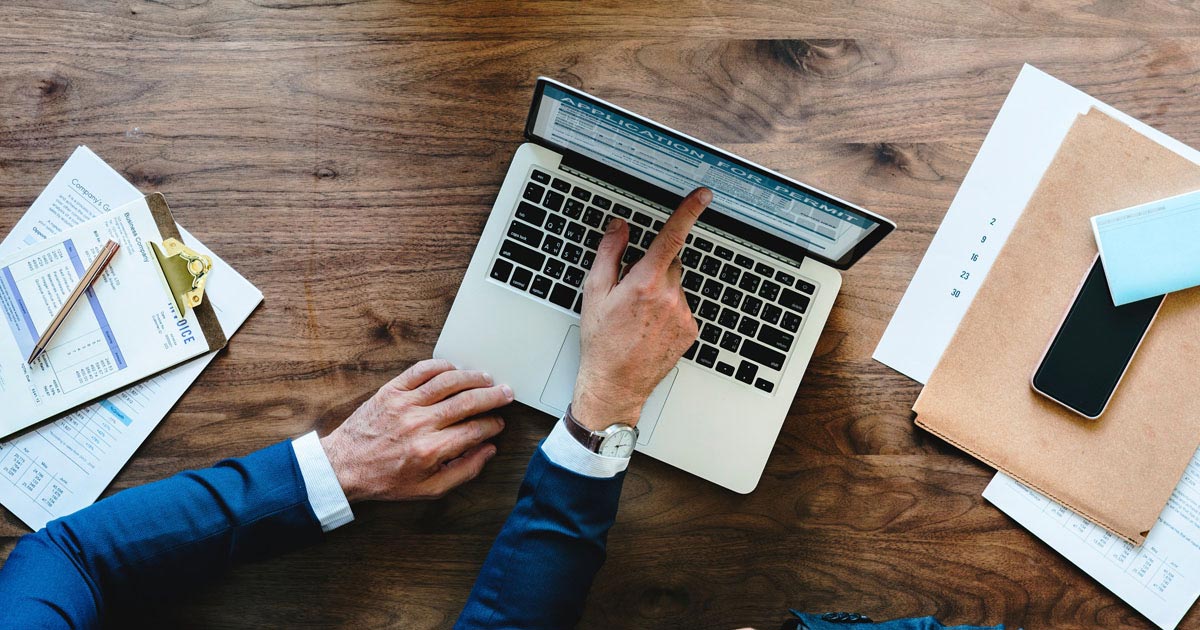 Social Media Marketing for Financial Services: How to Get More Paying Customers in 8 Easy Steps