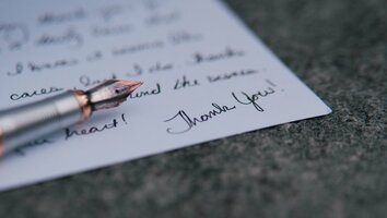 How to thank customers for their reviews + 6 real-life examples to inspire you