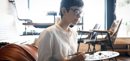 How artists can use text messaging to attract and retain clients