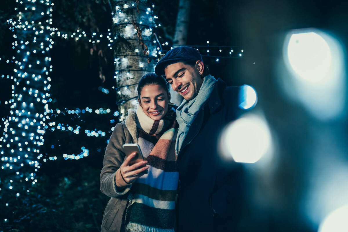 10 SMS Greetings To Warm Up Cold Leads This Holiday Season