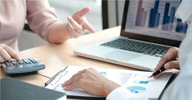 How to Create a Social Media Strategy on a Budget: 6 Steps to Follow