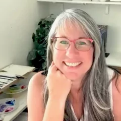 How Debbie Friis-Pettitt Teaches 5,000 Learners How To Paint