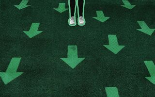 How to Set Sales Goals Your Team Can Actually Reach (+ 14 Sales Goal Examples to Swipe)