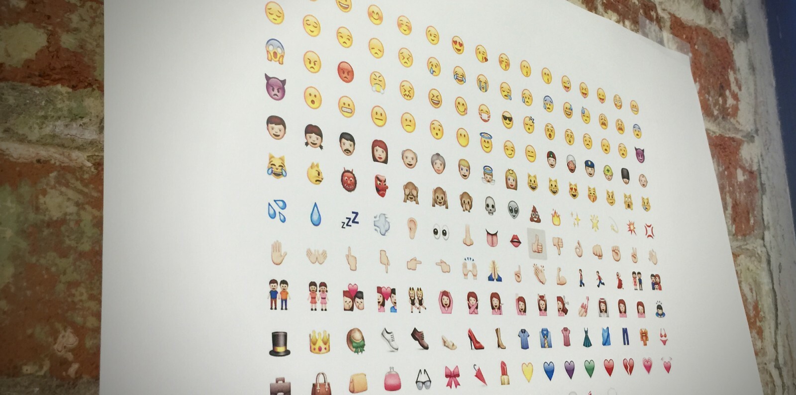 The Real Scoop on Using Emojis in Email Subject Lines