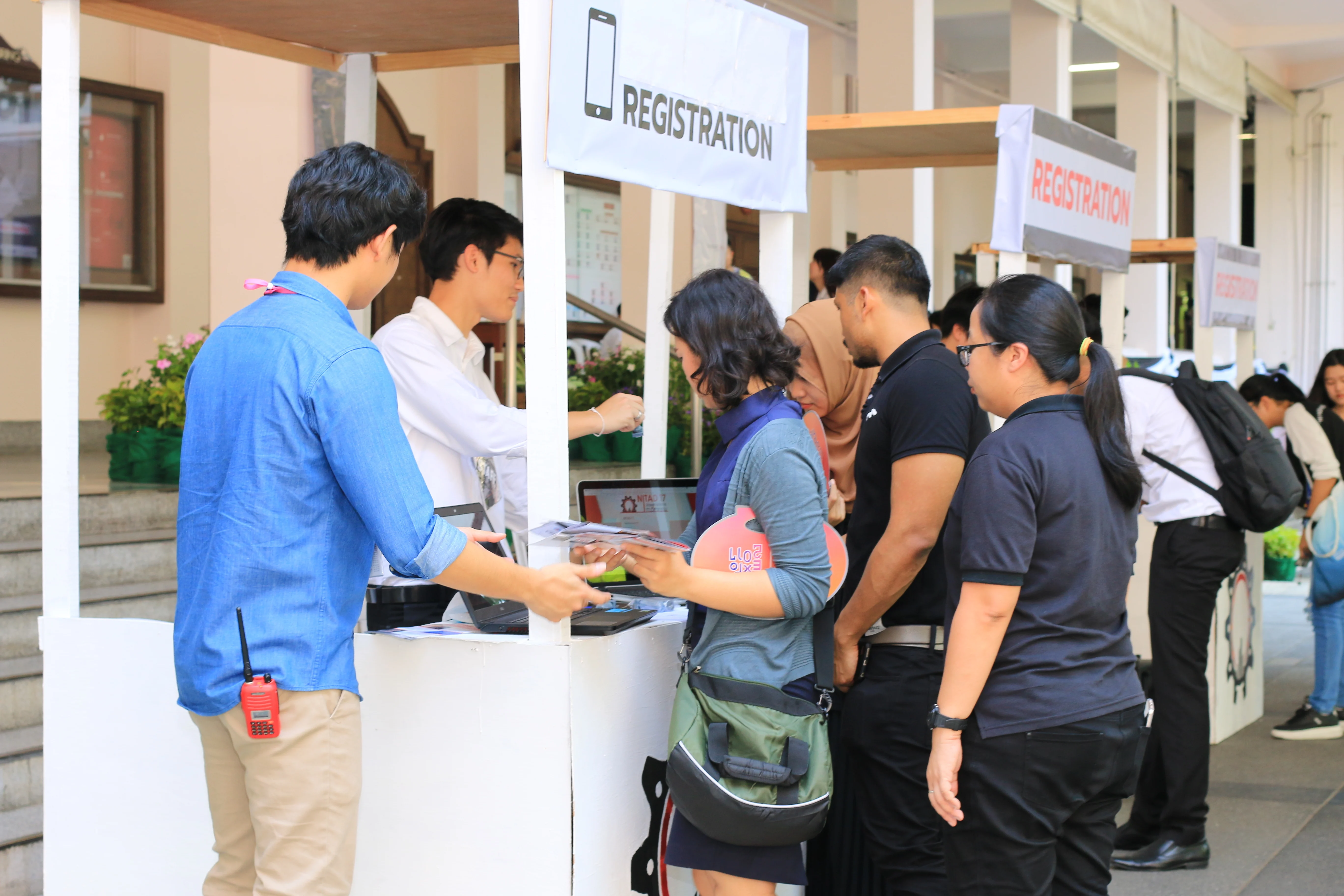 16 Career Fair Booth Ideas to Be Outstanding in 2024