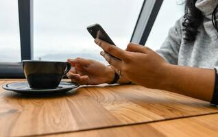 Targeting Privacy-Cautious Consumers via SMS: How to Do It Right?