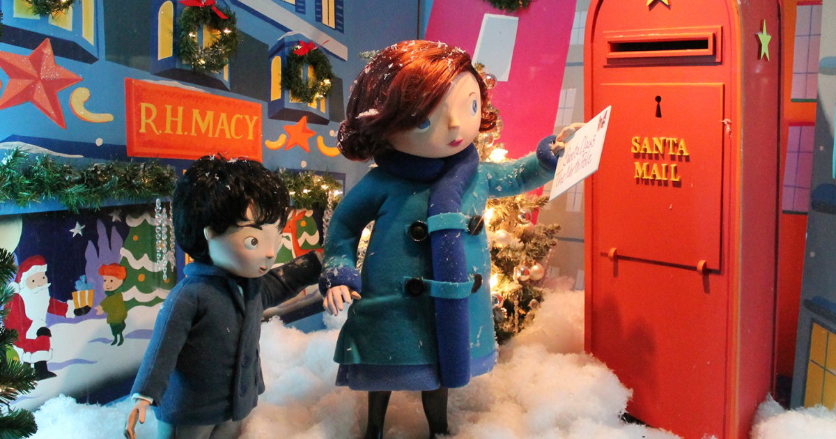 Retail Holidays: 13 Holiday Window Display Ideas