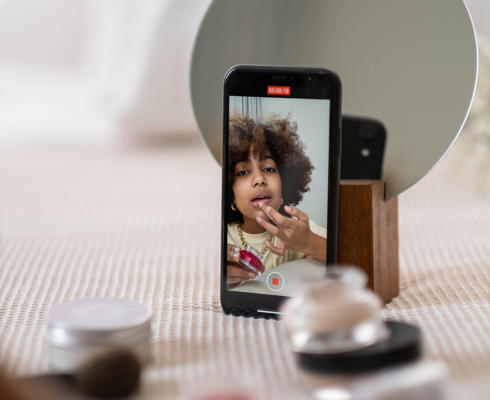 7 Ways To Pay Influencers - Rates, Payment Structures & More