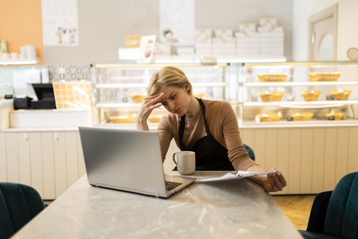 How to Delete a Bad Google Review? (Tips + Examples)