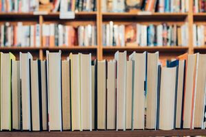 40 Best Sales Books (of All Time) to Read, Grow, & Level Up Your Sales Skills in 2024