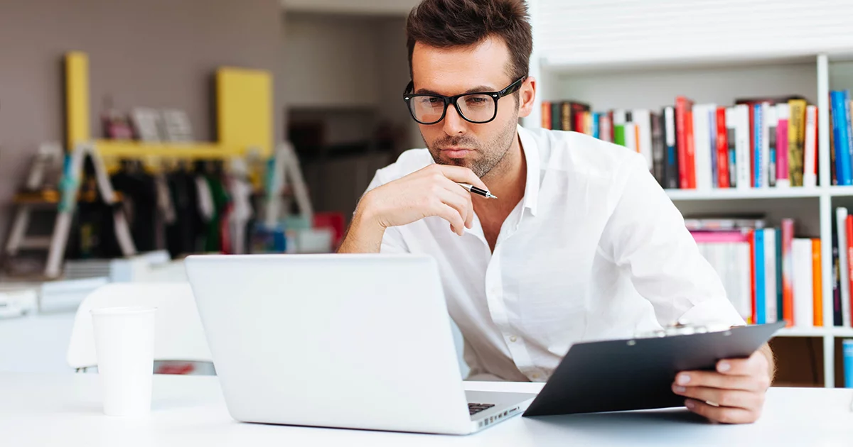 Online Course Marketplaces vs Self-Hosted LMS (Options + Pros & Cons)