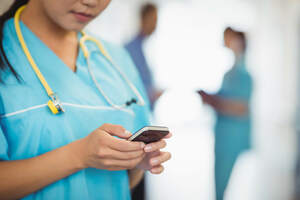 5 Ways Doctor Patient SMS Reminders Keep Your Office on Schedule