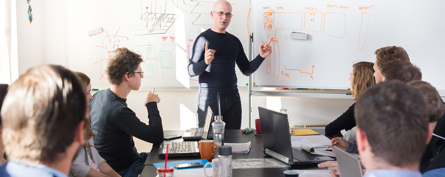 What are the top priorities for tech leaders in 2022? | Freshservice Blog