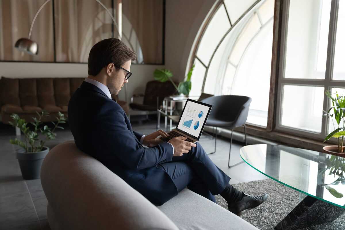 Sales Engagement Software: Features, Benefits + Top 5 Tools