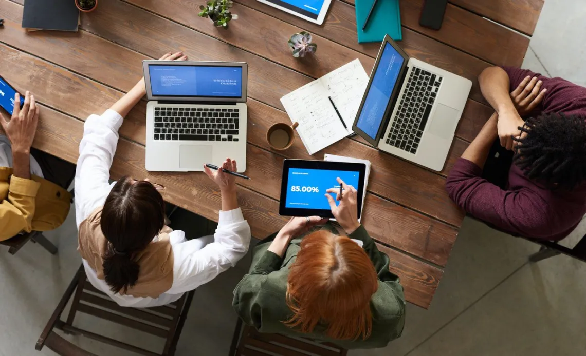 Which Data Extraction API is better Scrapestack vs Parsehub?