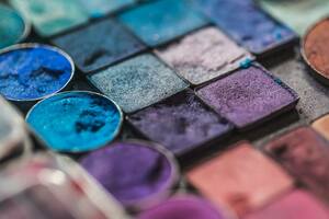 How to Ship Makeup and How ShipBob Can Help