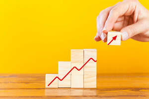 3 Ways Business SMS Can Give a Mid-Market Company the Upper Hand