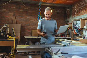 How Are Small Businesses Using AI in 2024? [New Data]