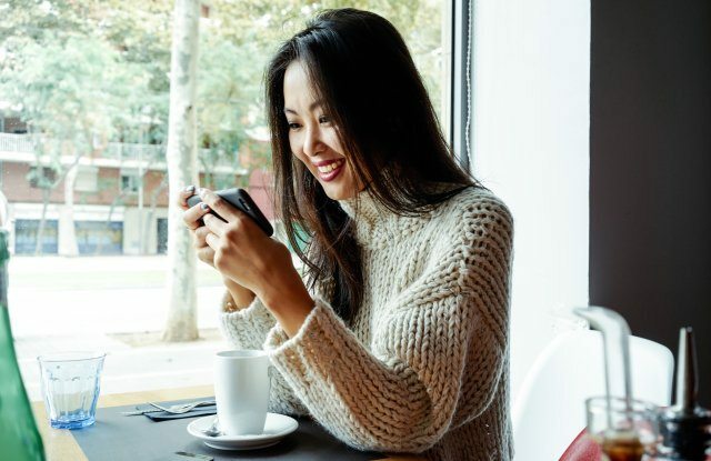 Mobile Commerce Requires Shift From Traditional Marketing Methods