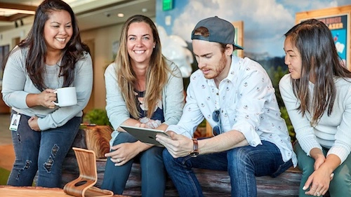 Retailers Put Real-Time Engagement on Their Nice List This Holiday Season