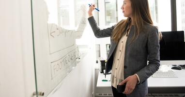 4 Tips for Launching Your Own Consulting Business