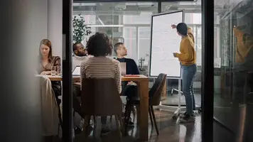 AI in Healthcare Marketing: How to Balance Personalization and Privacy