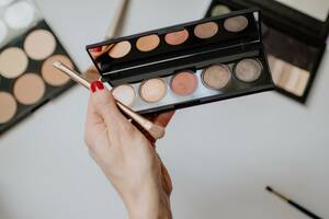 How to Start a DTC Cosmetic Line in 6 Steps