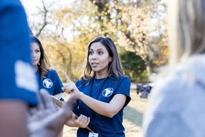 4 Nonprofit Email Campaign Examples For Your Giving Tuesday Plans