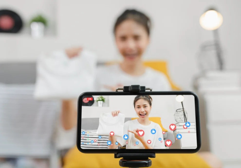 How to earn money on streams if you're not a gamer