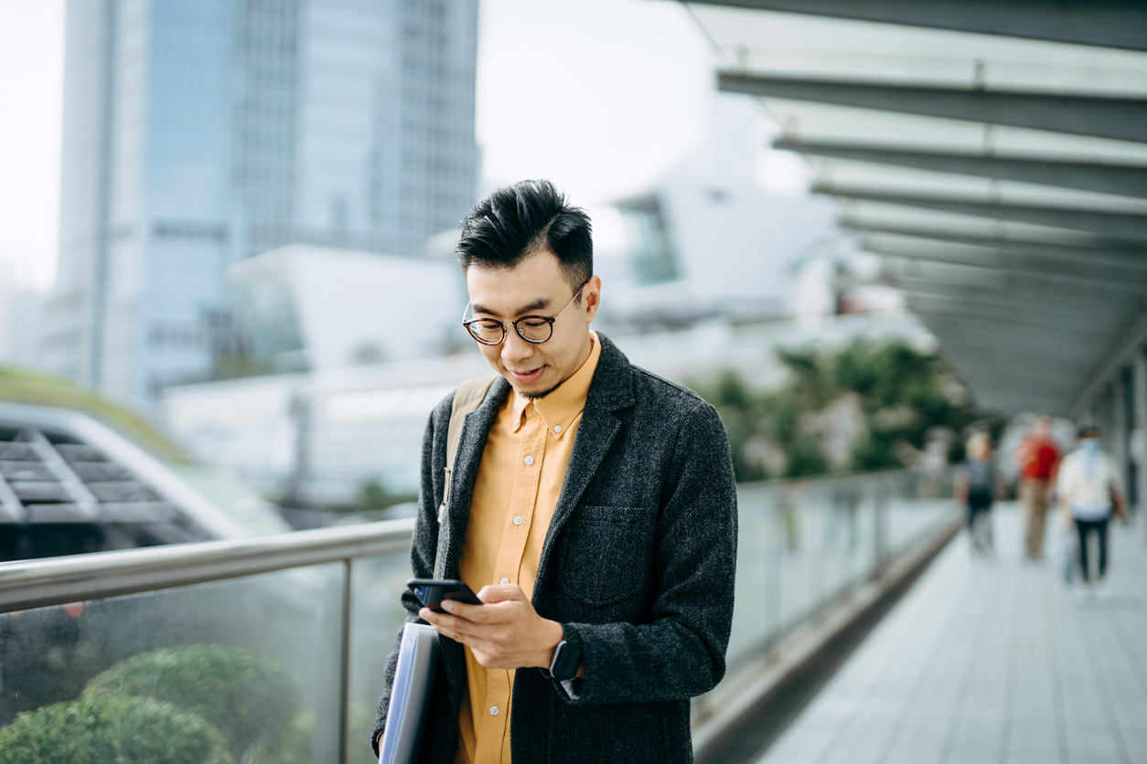 What Is SMS Marketing and How Can Your Sales Team Benefit From It?