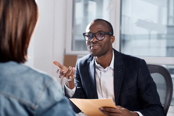 How to Run a Structured Interview (Questions Included)