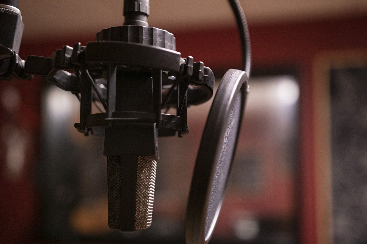 5 Ways to Create An Engaging Podcast