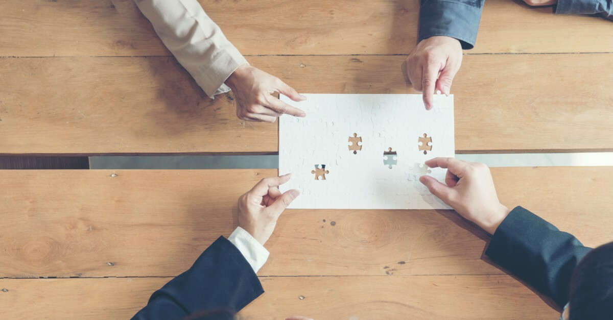 7 Stakeholder Personas & How to Sell To Them