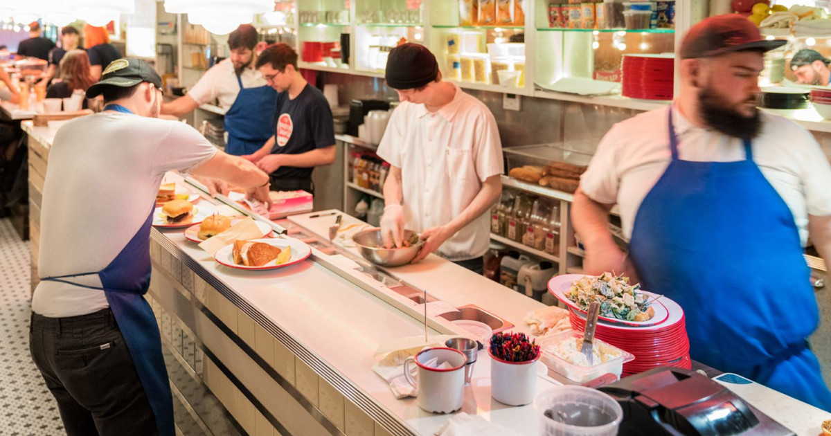 4 Ways to Make Scheduling Easier at Your Restaurant