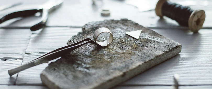 Shoot Reflective Products Like a Pro With These DIY Lighting Setups