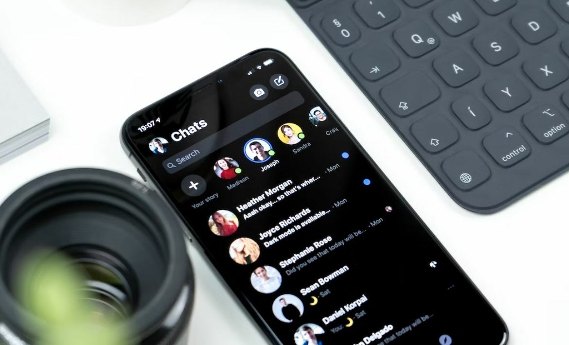 A guide to messenger-based sales for B2B businesses: How to sell using messenger apps