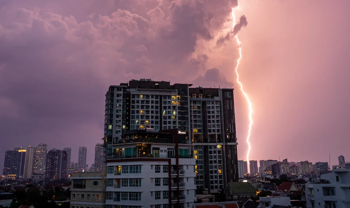 How Mass Texting Allows Property Managers to Stay Ahead of the Storm