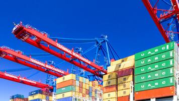 Top Supply Chain Forecasting Methods & Why You Need To Use Them