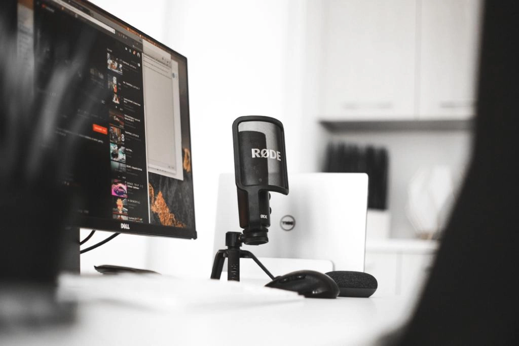 How Starting A Podcast Can Help Boost Your Online Course Sales