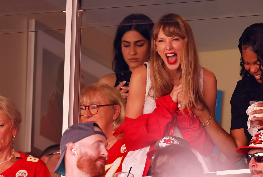 Taylor Swift Versus the Super Bowl: This Week in the Creator Economy (HBBIP #5)