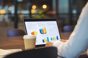 What is a Market Analysis? (& How to Conduct One in 5 Steps)