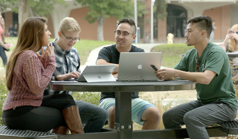 How CSUF faculty and students work together using Dropbox Education