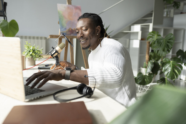 Best 12 Finance Podcasts To Get Your Money Right in 2022