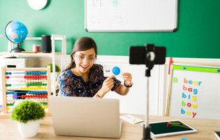 An Ultimate Guide to Unleash the Power of Social Media for Schools